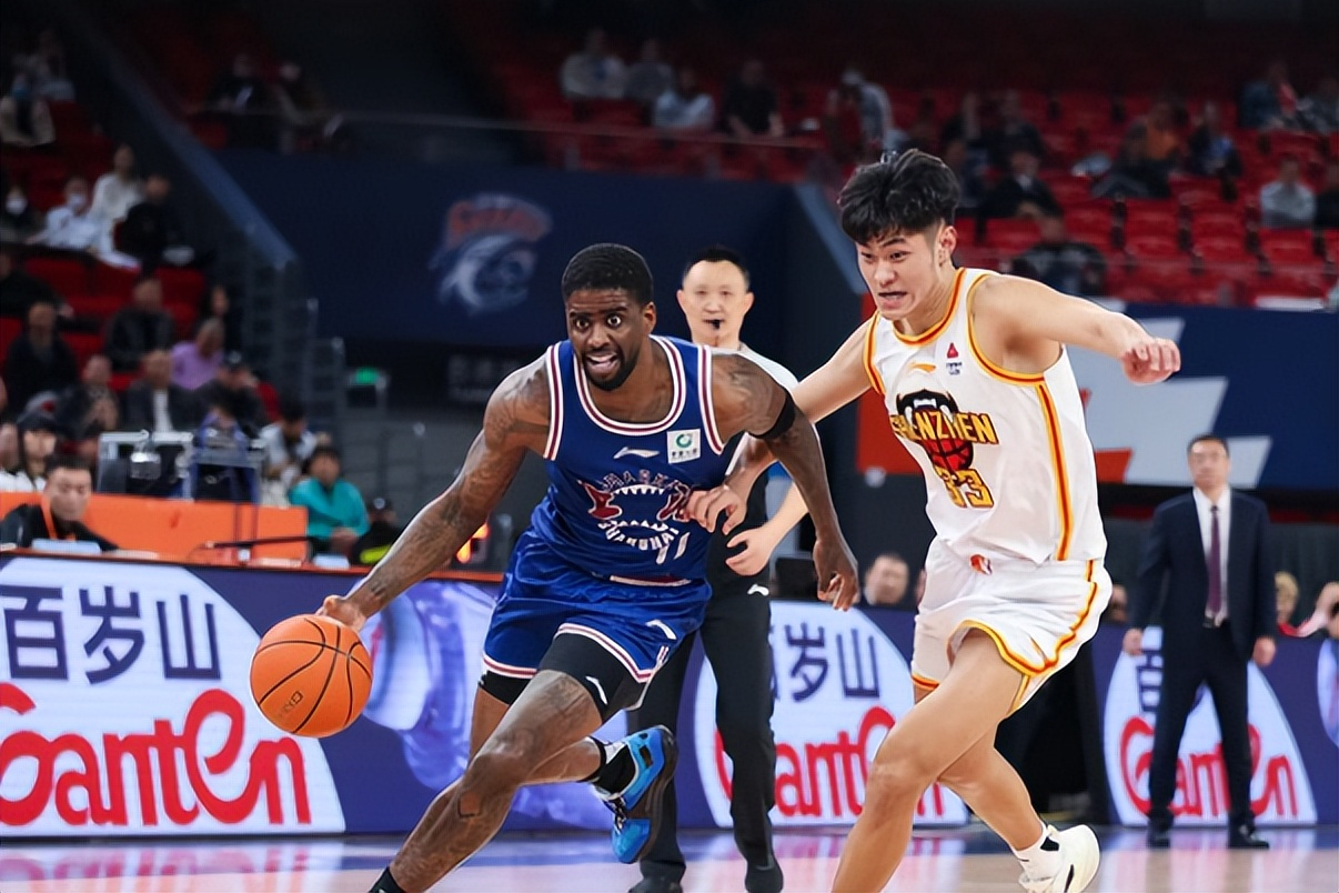 独行侠鏖战篮网,王哲林带队取胜 独行侠鏖战篮网,王哲林带队取胜