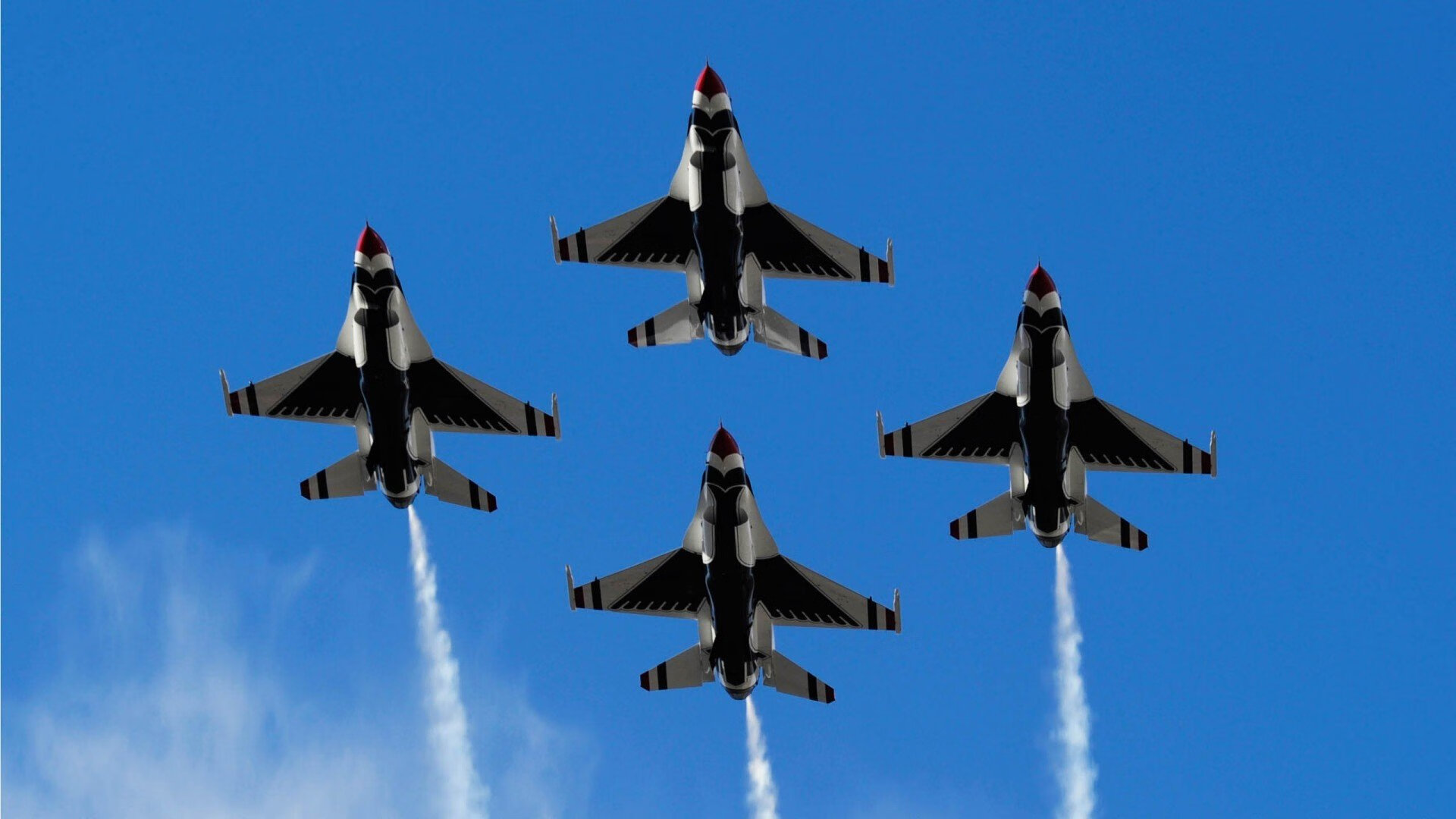 世纪剧本今夜上演,从巴黎太子到诺坎普新王,姆巴佩正以持续的杀伤力重写国家德比