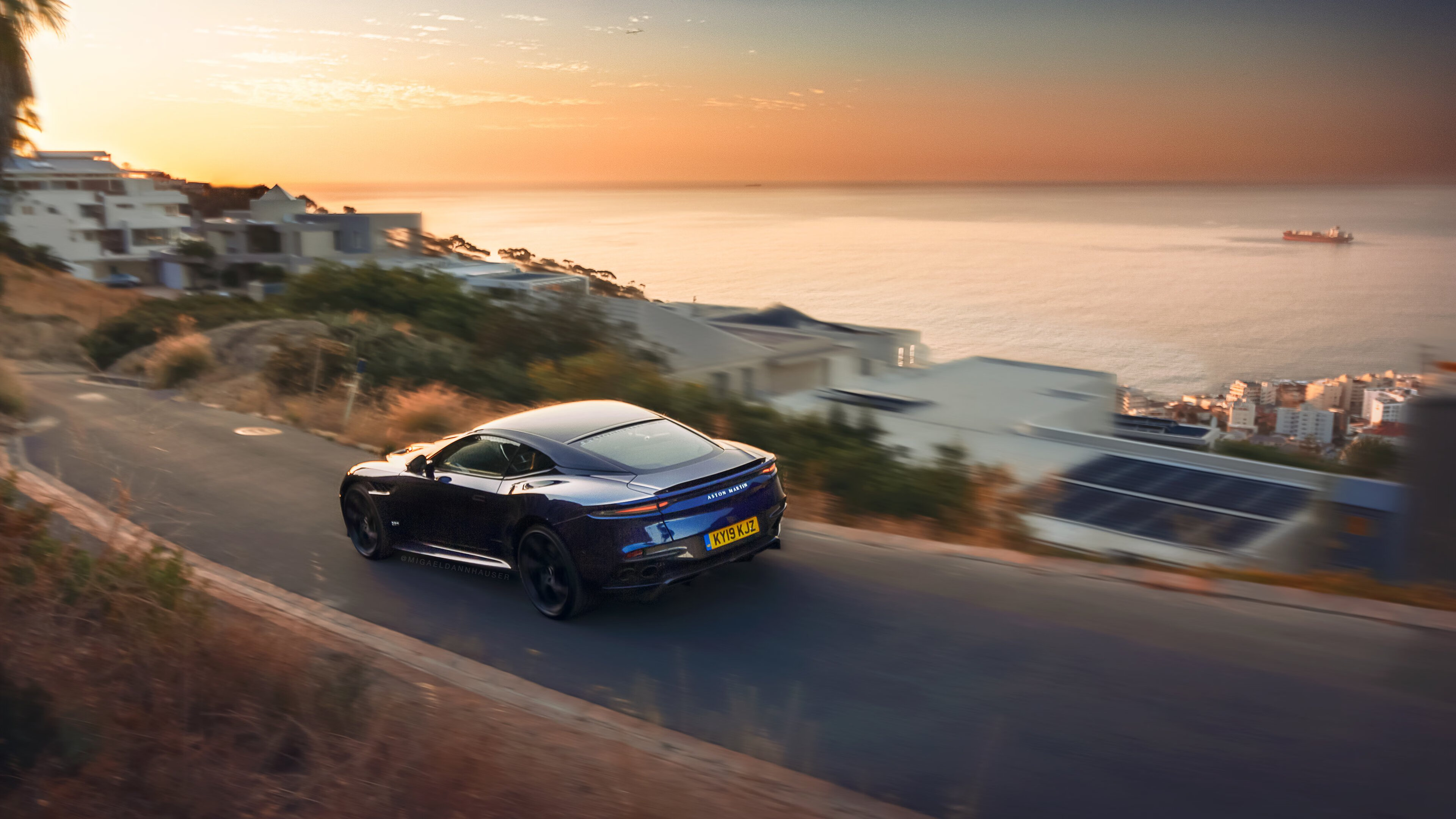 开云体育APP下载-轰鸣与巨掌，F1揭幕战与西亚卡姆的个人主义双城记